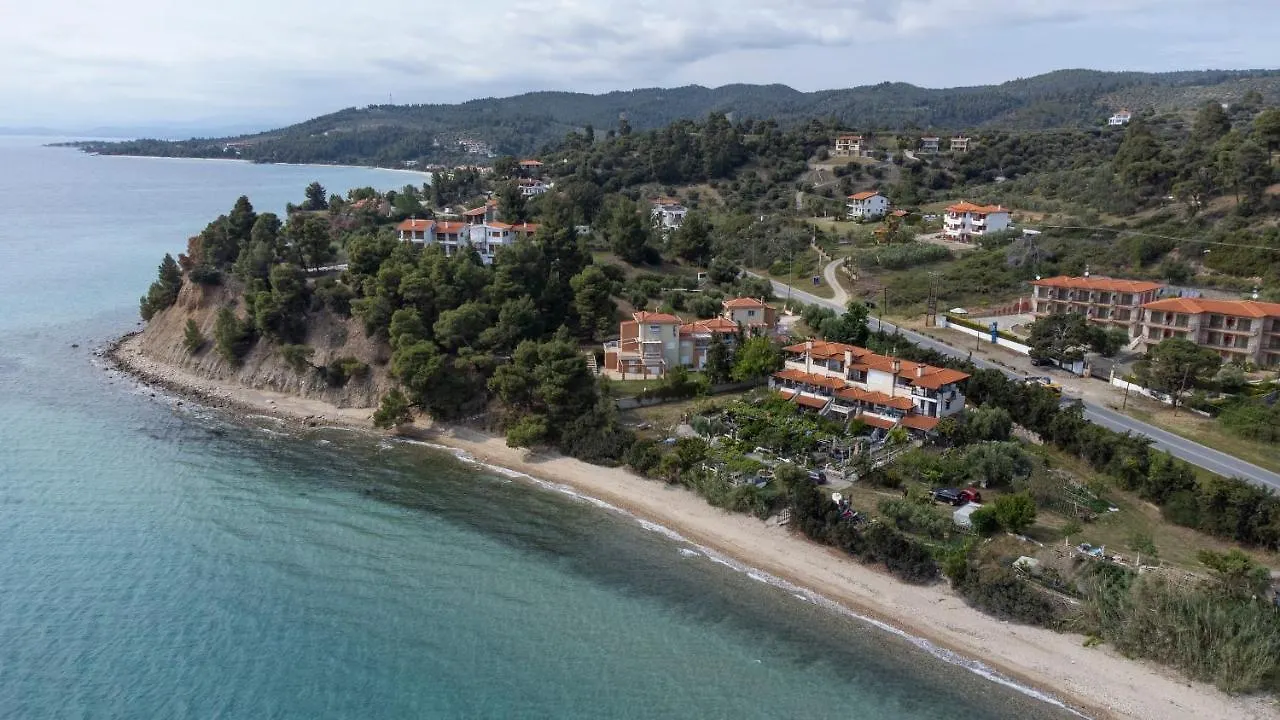 Apartment On The Beach Neos Marmaras